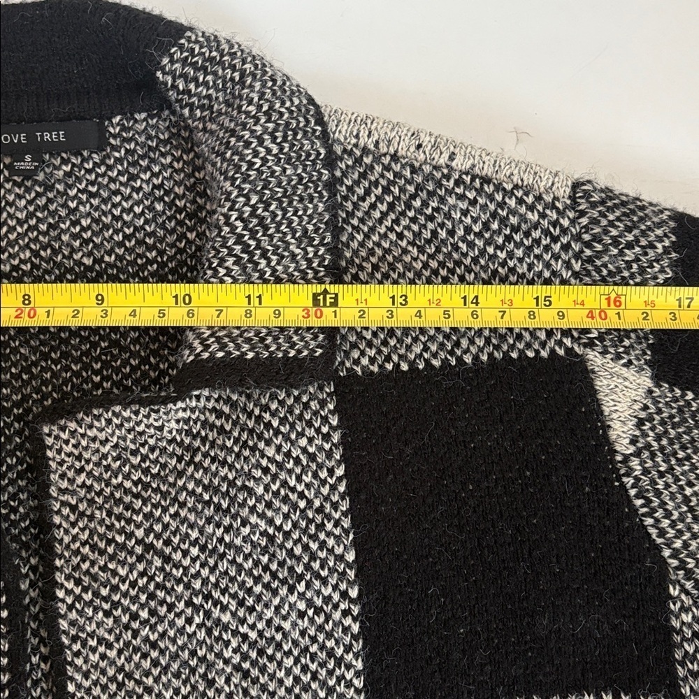 Love Tree black and gray checker block open front long line 2 pocket cardigan - Picture 14 of 16